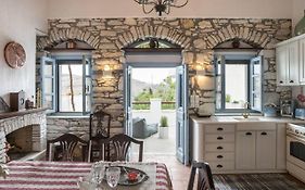 Traditional Inn Pirethron